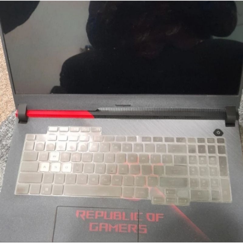 ASUS ROG STRIX G713 QC