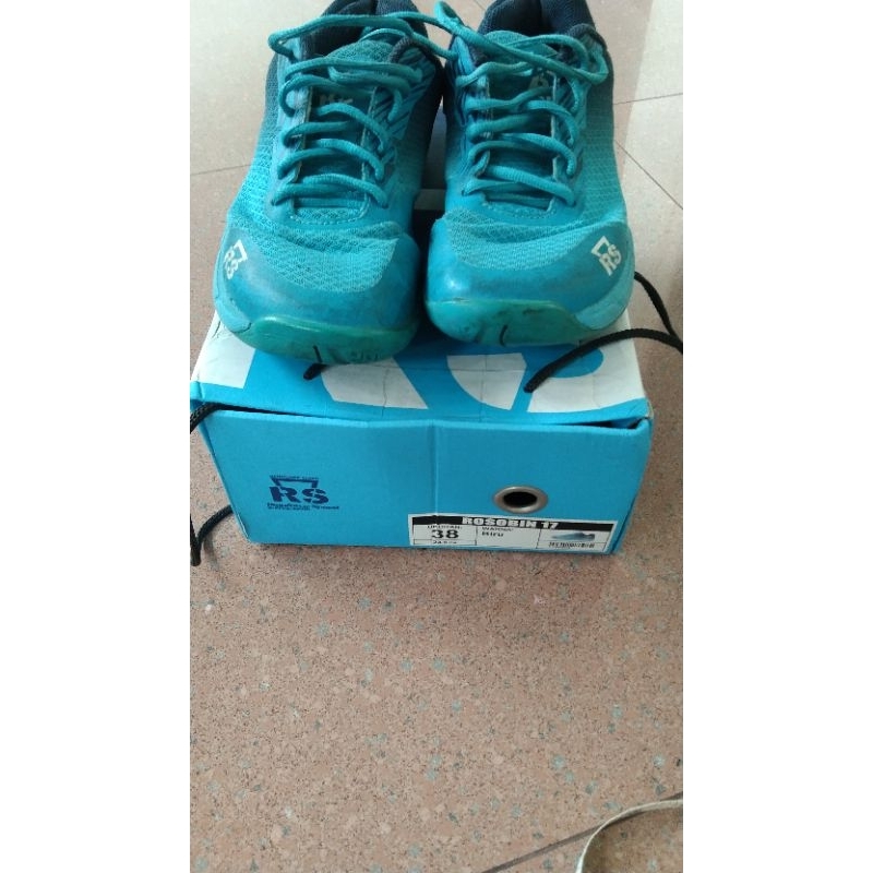 sepatu THRIFT merk RS size 38