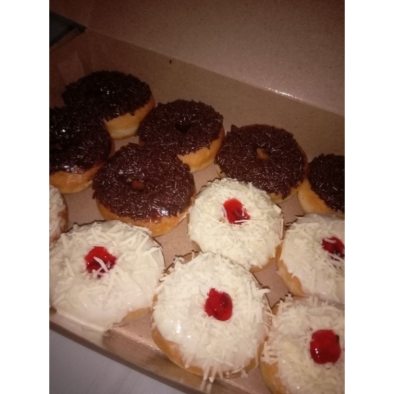 

Donat isi 12