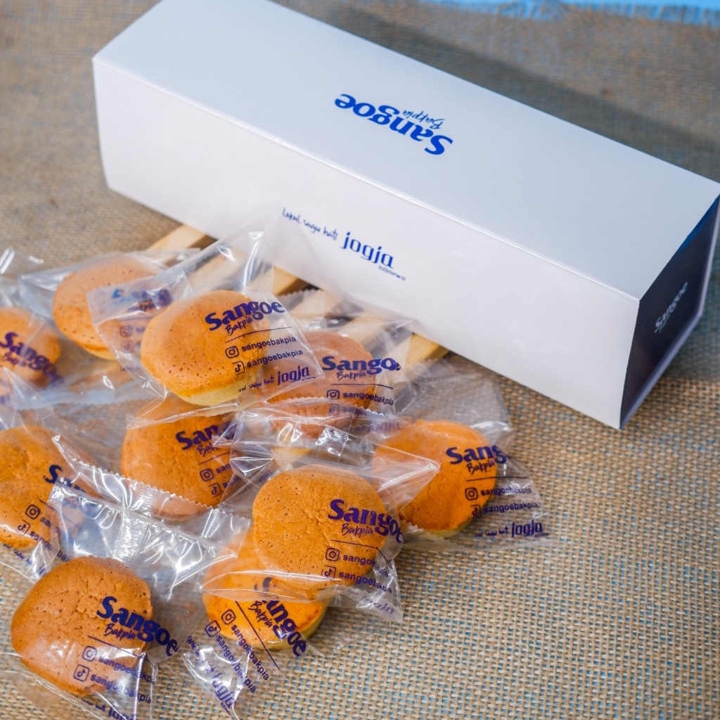 

Bakpia bolu isi 10 pcs oleh khas jogja sangoebakpia