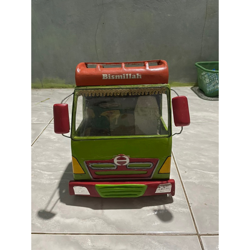 Kabin miniatur truck model HINO