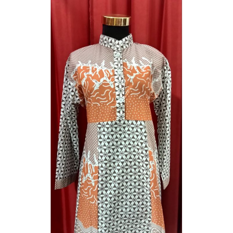 dress batik panjang ukuran all size bahan katun adem nyaman dipakai dengan motif khas batik jogja