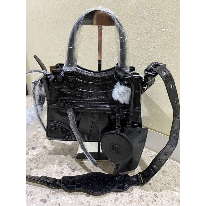 Steve madden bcelia black sling bag