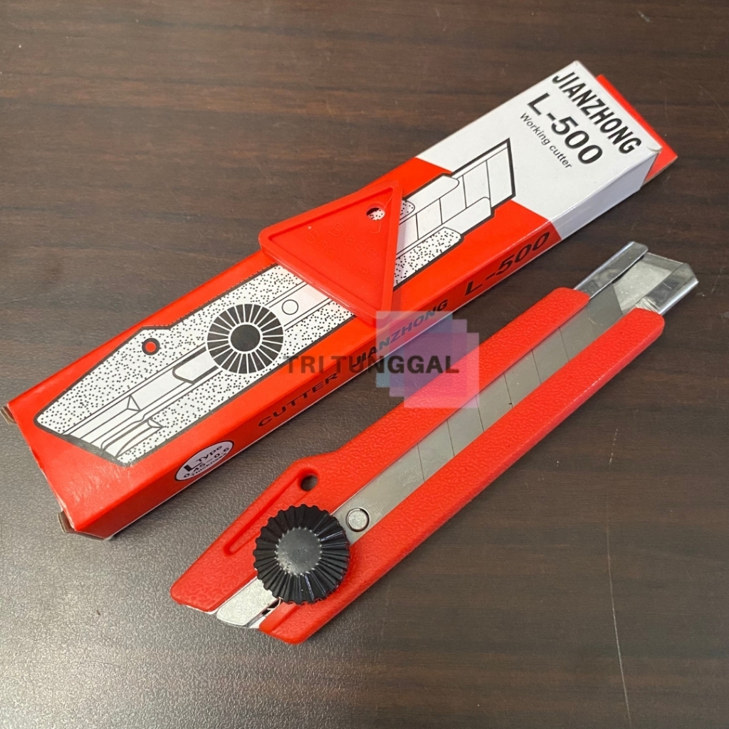 

Cutter JOYKO L-500-CU Besar SATUAN Knife Ukuran Pisau Pemotong ATK RANDOM Iris Irisan Potong Stationery Perkantoran Peralatan Perlengkapan Kertas Cut Alat Tools Ukir Pengukir Warna Runcing Tajam Serbaguna Barang Rumah Sekolah Kantor Toko Tri Tunggal