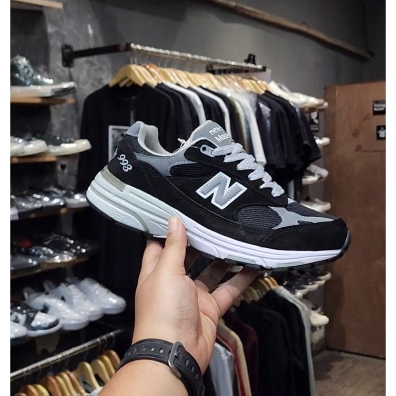 SEPATU NB 993 BLACK