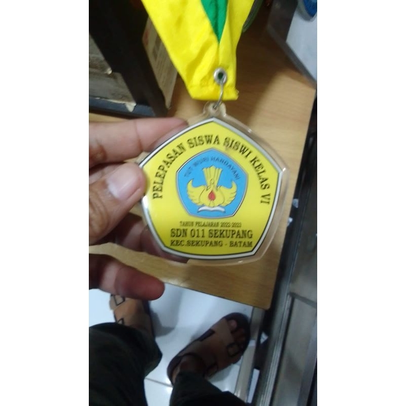 

Medali wisuda Akrilik Termurah
