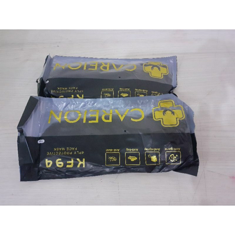 Masker careion KF94  4ply hitam