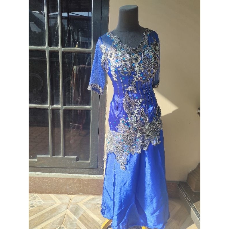 Dress pesta biru elektrik