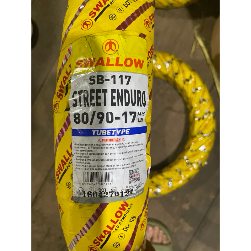 Ban luar Bebek 80/90-17 Street enduro (Tubetype) Merk Swallow