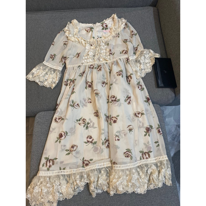 dress bunga renda Indah adem