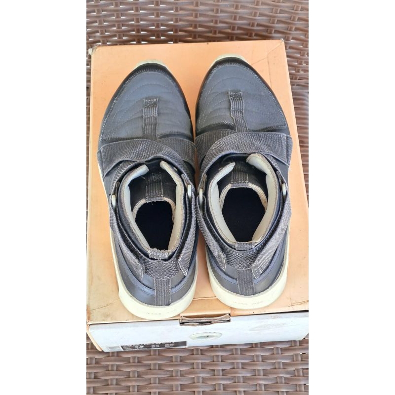 Sepatu Nike Air Fear Of God Raid ( 42 )