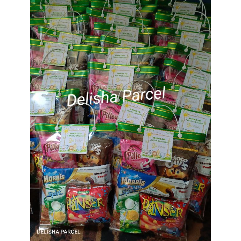 

Paket snack ulang tahun/hampers ulang tahun/parsel lebaran /paket hemat bingkisan ultah