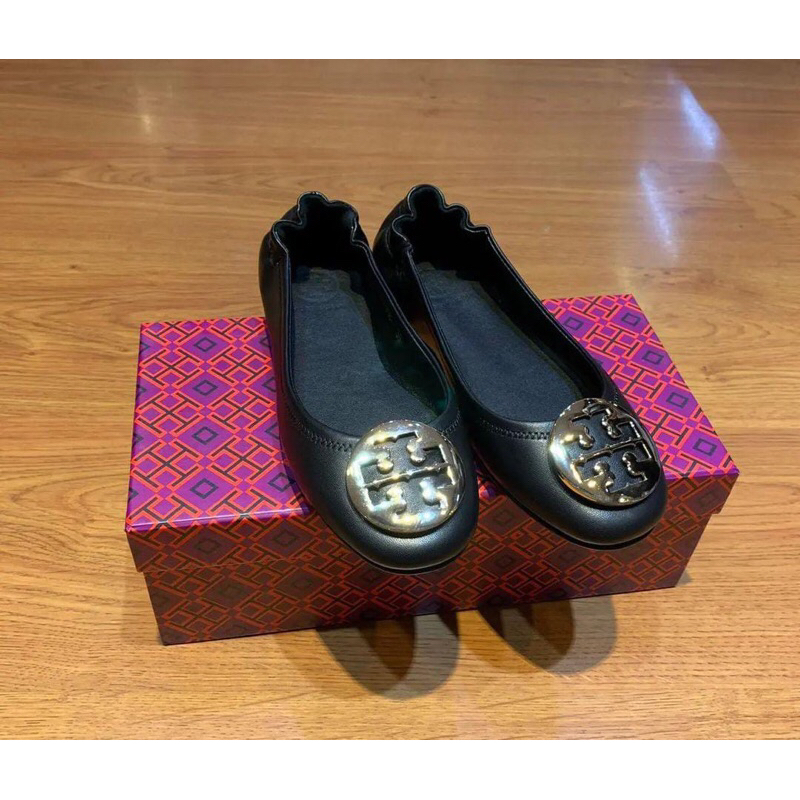 Sepatu flat shoes gold logo leather black