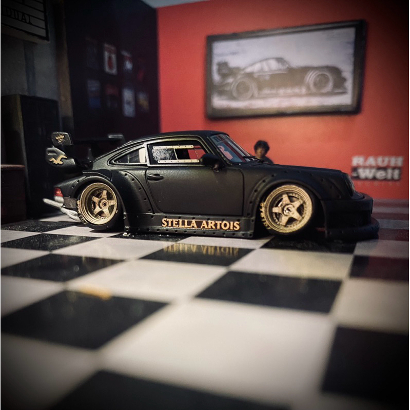 Qidian Model Resin 1:64 RWB 930 Stella Artois Matt Black Segel