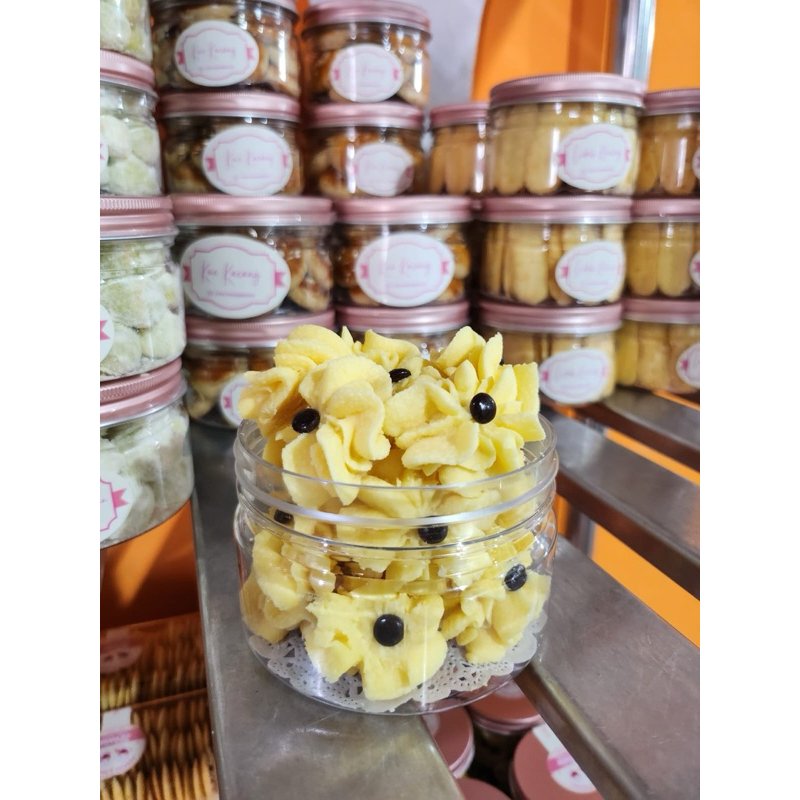 

BELI 3 GRATIS 1 | Kue Semprit Susu Premium Kemasan 300ml