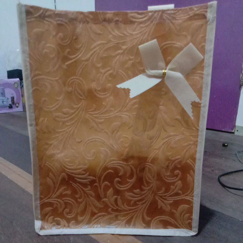 

box 22x22 tas kain hampers spunbond embos