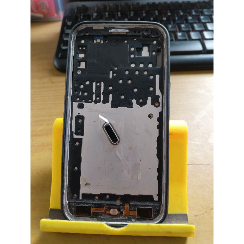 handphone samsung second j2 2015 minus