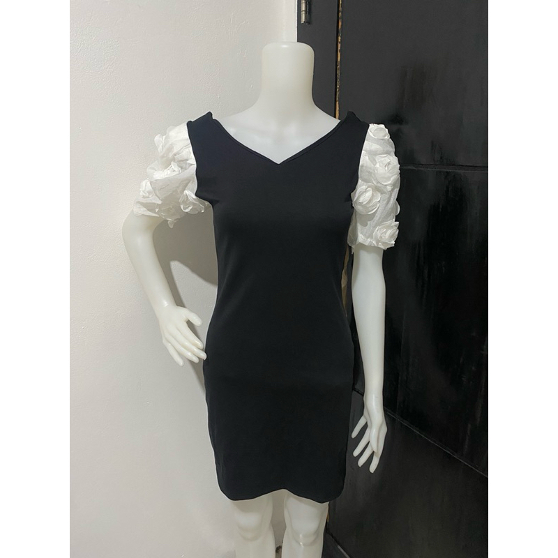 Korean dress midi lengan balon selutut hitam putih kaos korea