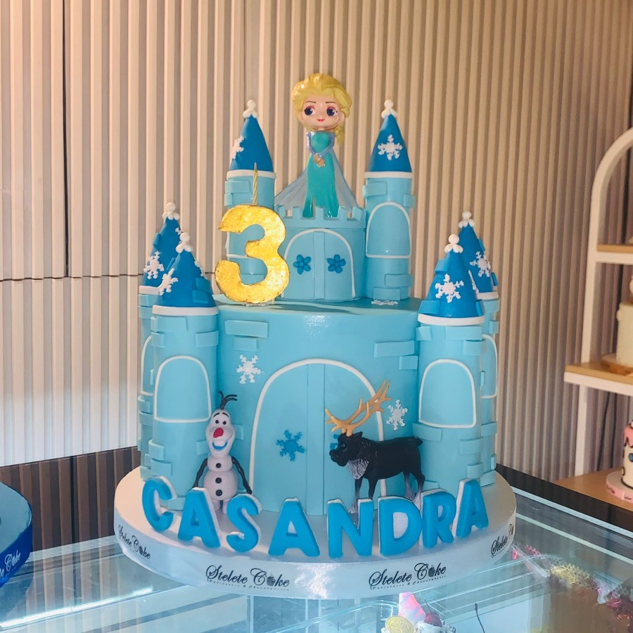 

Kue Ulang Tahun / Birthday Cake Istana Frozen / Kue Costum