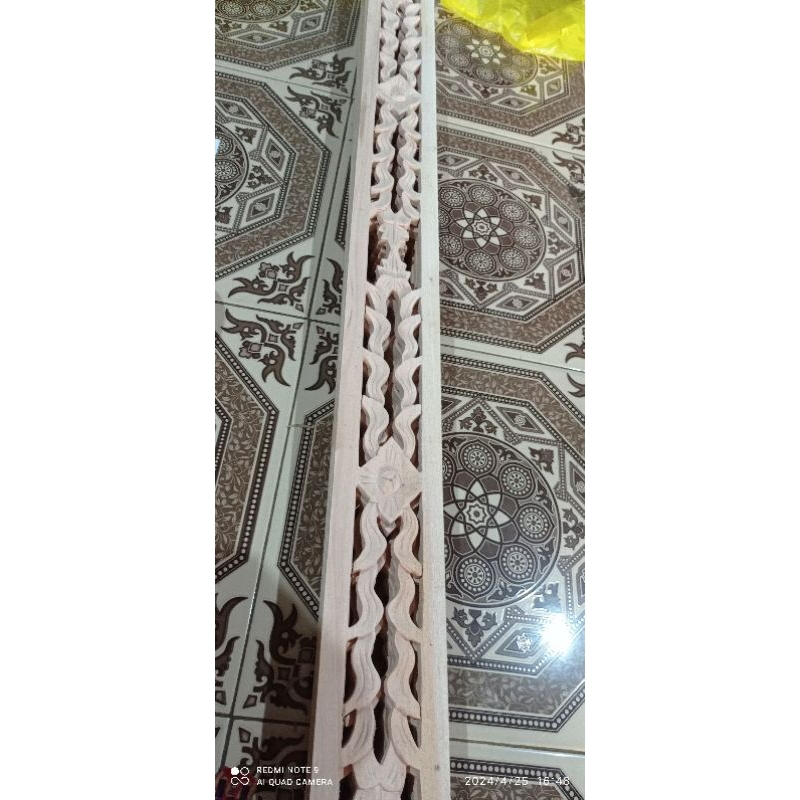 Kepingan ukir loster ventilasi lubang angin kayu motif tombak padi  115 x 10 cm