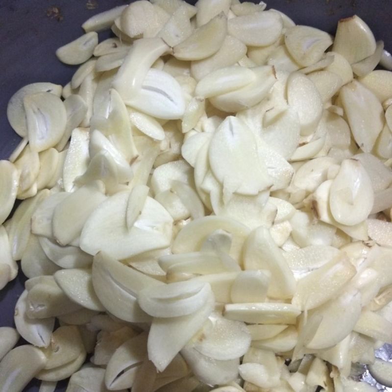 

bawang putih iris