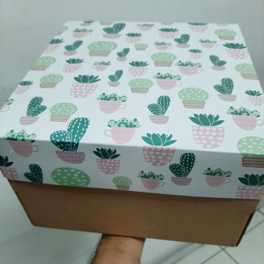 

(3 pcs) kardus souvenir kotak kado motif kardus box cake pudding dus hampers giftbox 25x25 cm