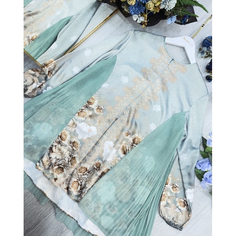 Aurora Tunic by NAWASANA - Tunik Motif Bunga & Plisket