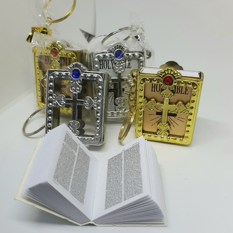 Promo Gantungan Kunci Alkitab Mini Key Chain Holy Bible Souvenir Gereja Kado