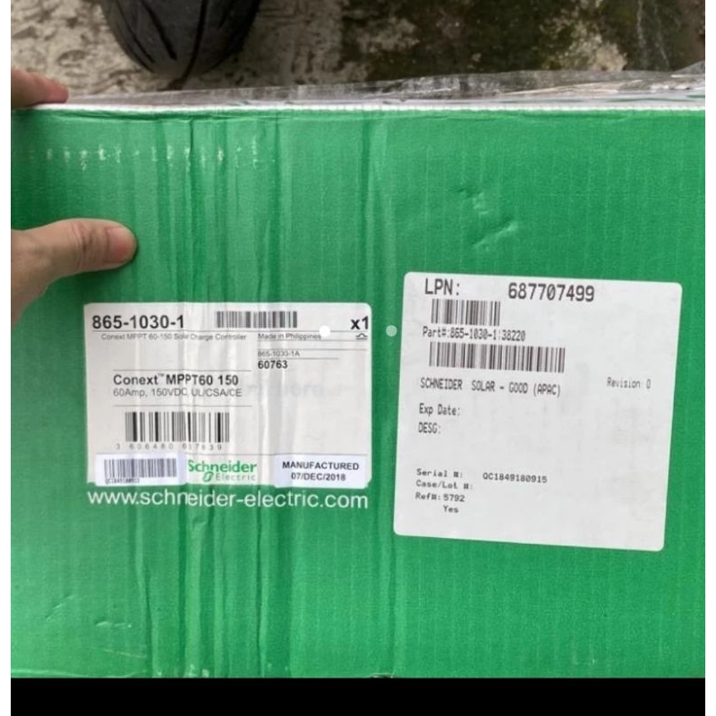 SCHNEIDER CONEXT MPPT 60 150 PV SOLAR CHARGE  CONTROLLER