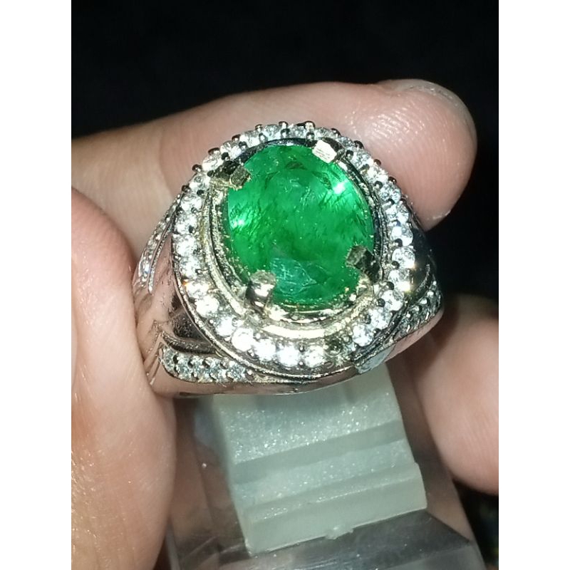 Natural emerald beryl Columbia