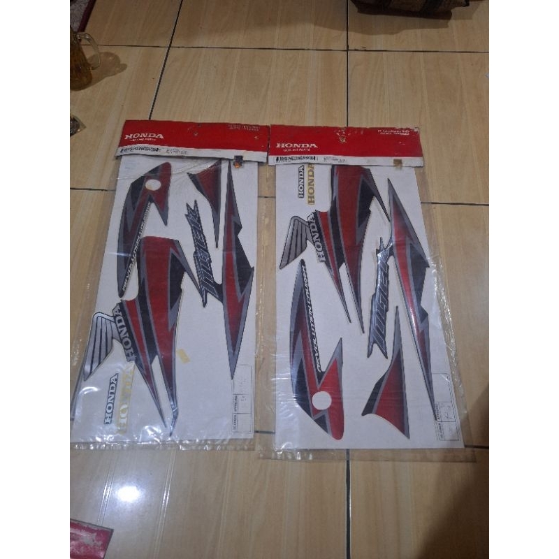 striping tiger revo 2010 hitam original ahm honda list body tirev hitam 2010
