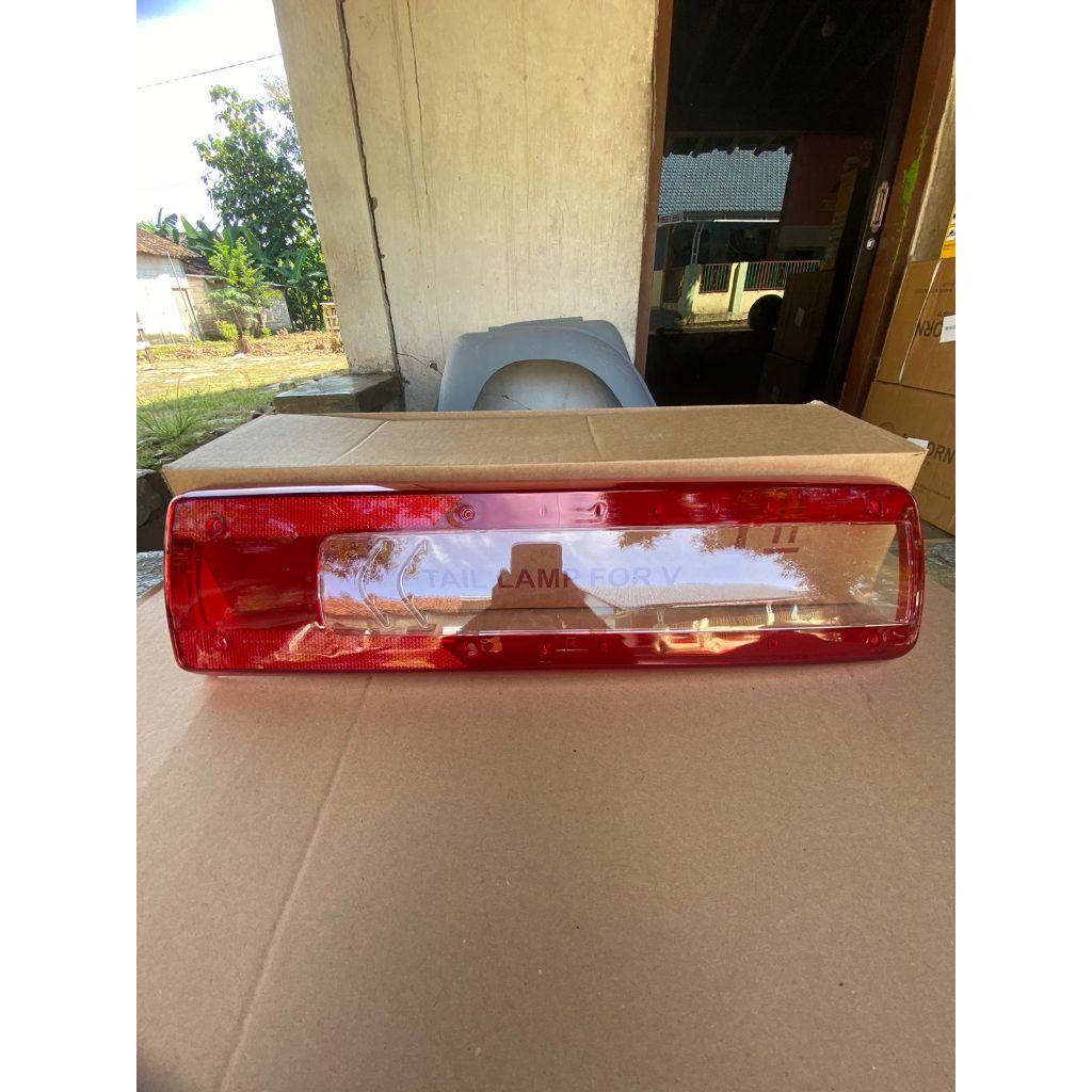 MIKA LAMPU STOP BELAKANG MIKA STOPLAMP TRUK VOLVO KUALITAS BAGUS 50cm X 13cm DAN 35cm x 13cm