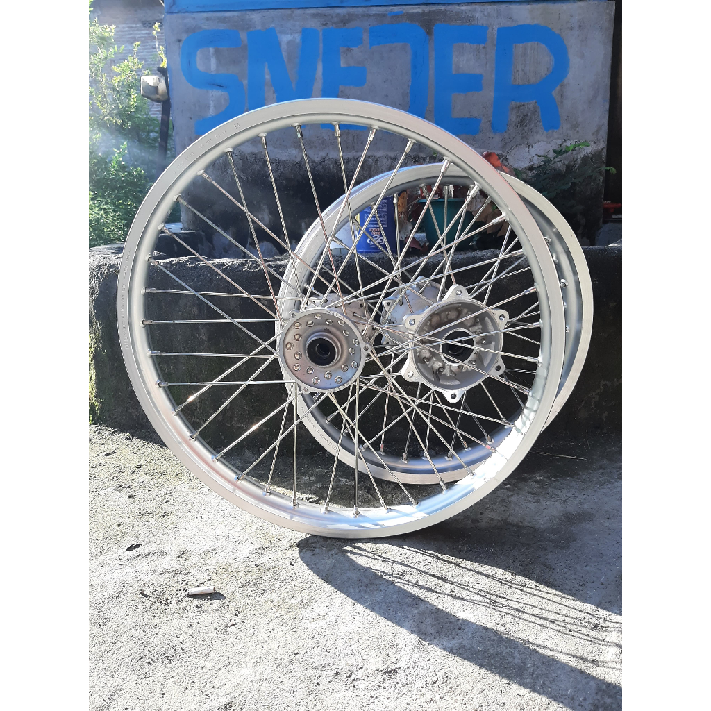 VELG SET YAMAHA WR 155 RING 18/21 MURAH TANPA BAN