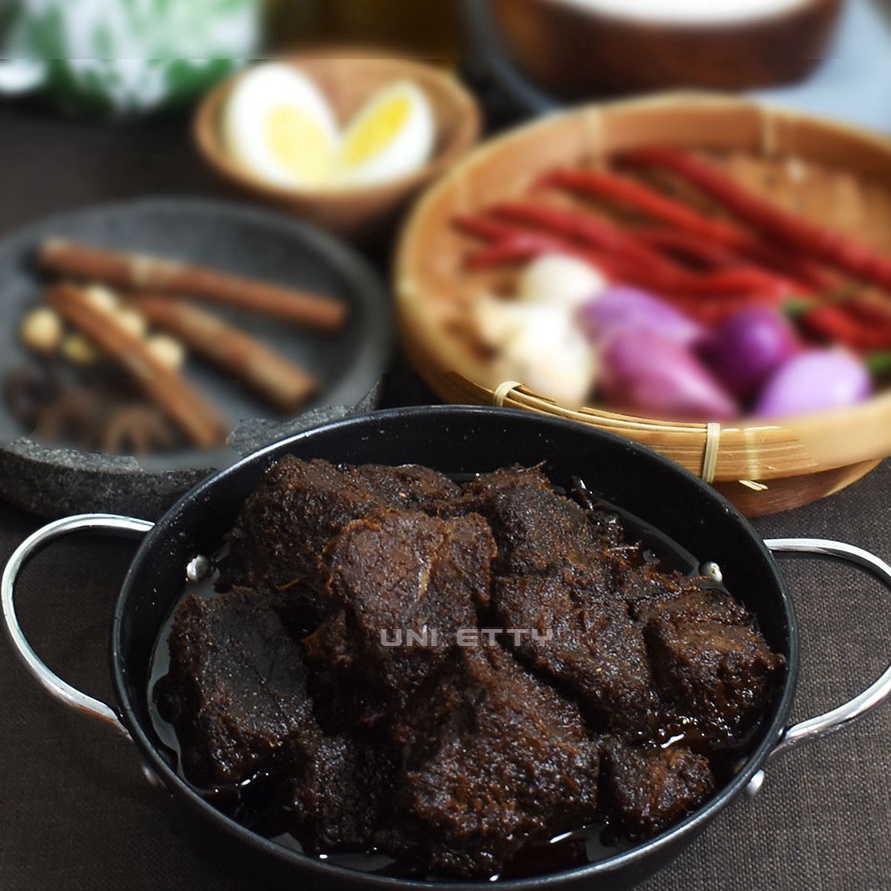 

HOT Rendang Padang Daging Sapi