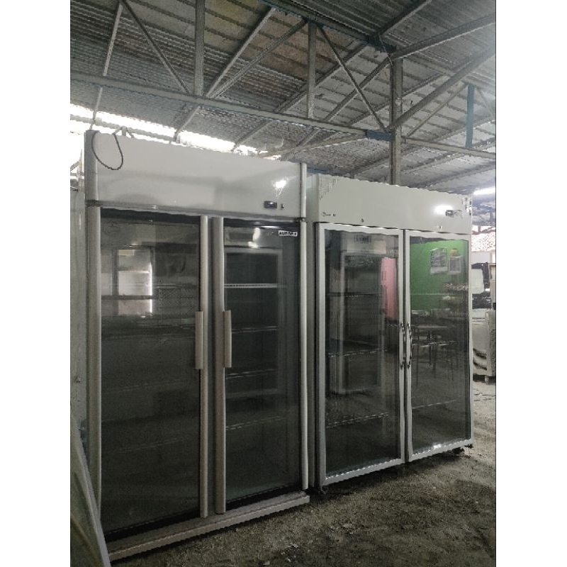 showcase 2 pintu bekas