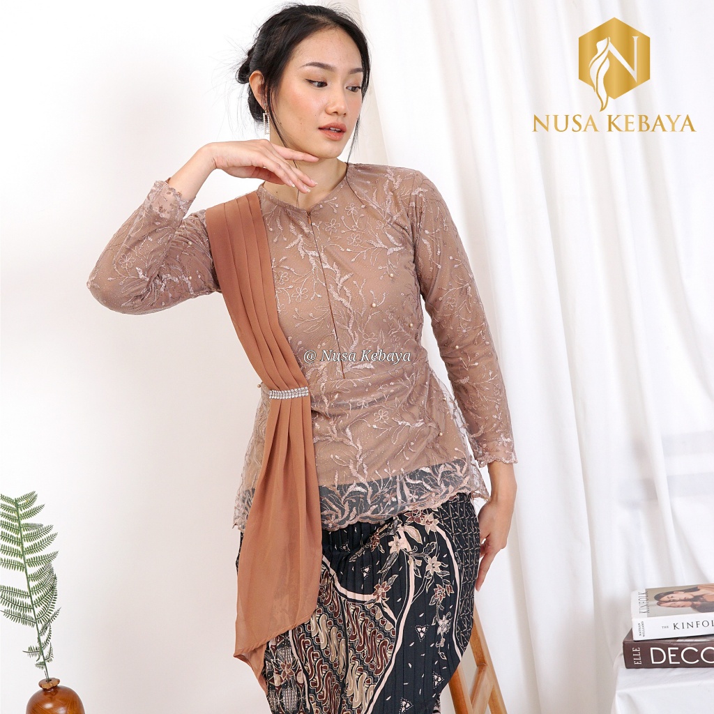 Nusa_Kebaya Atasan Kebaya Wisuda Modern / Kebaya Modern Aurora Selendang / Kebaya Blouse Selendang