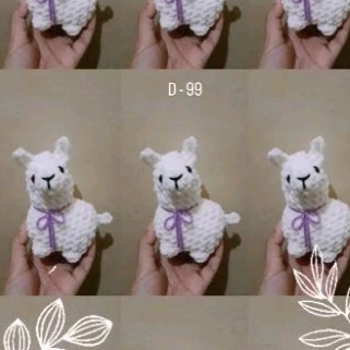 amigurumi alpaca crochet plushie keychain