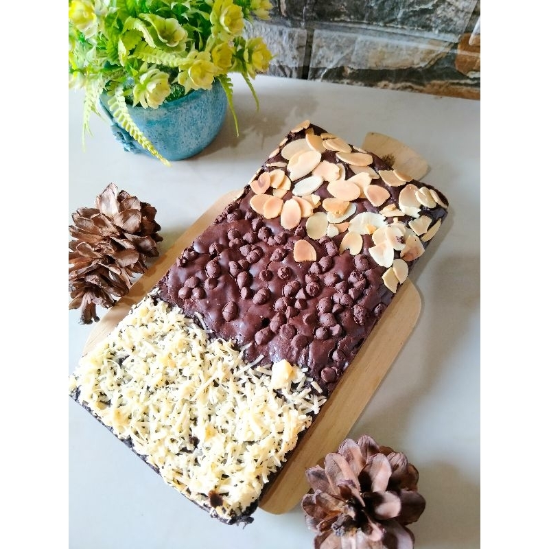 

FUDGY BROWNIES PREMIUM (Full Butter)