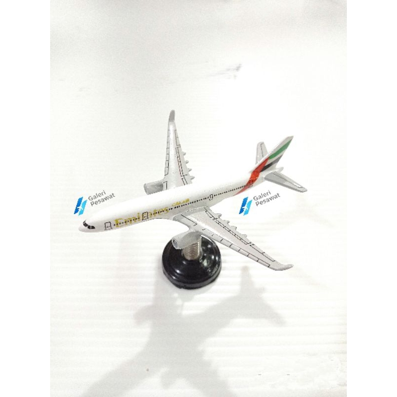 Miniatur Pesawat Per EMIRATES