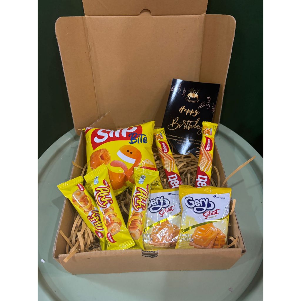 

[ HAMPERS SNACK cheese party ] KADO ULANG TAHUN / WISUDA / JAJANAN / KADO CEWEK COWOK CEMILAN GIFTBOX