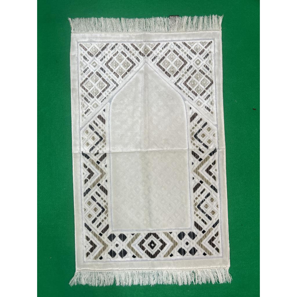 Sajadah Shalat Aydin Sajadah tebal dan lembut Sajadah AYDIN Sajadah kualitas premium Sajadah ukuran 