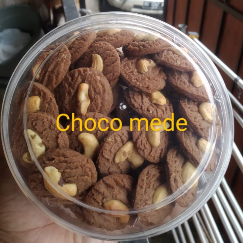 

kue choco mede asli lampung