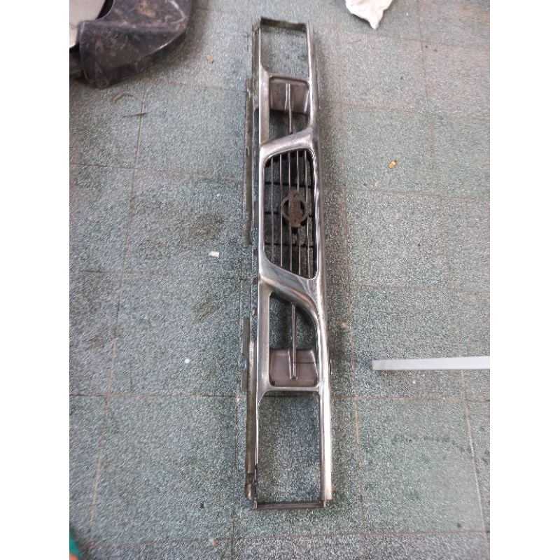 Grill Nissan Terrano Kingsroad Original