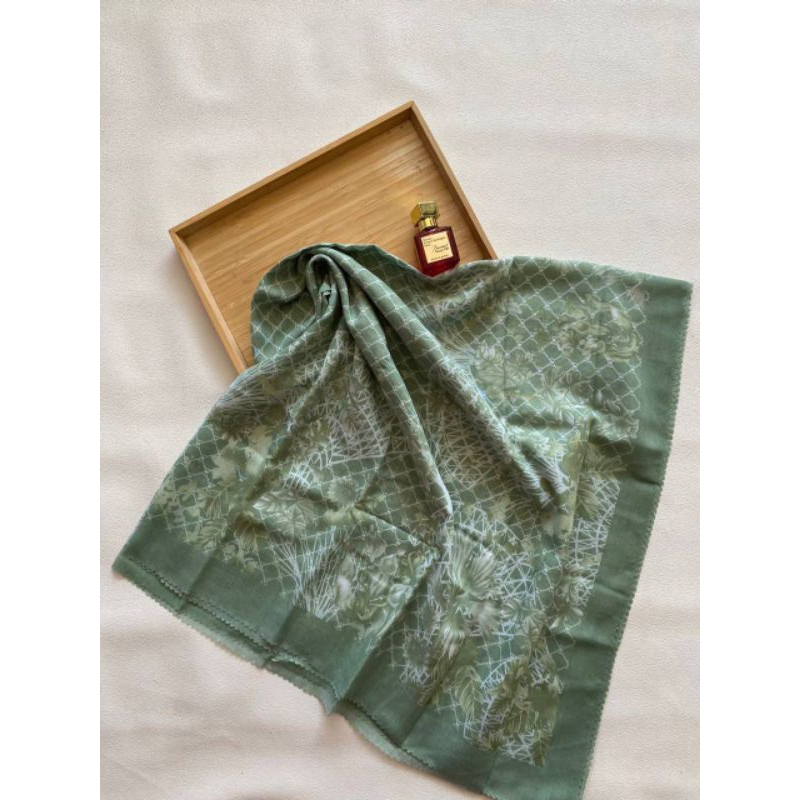 DS Hijab Scarf - Hijab Motif Premium / Kerudung Motif FlowersDS Scarf / Hijab Segiempat