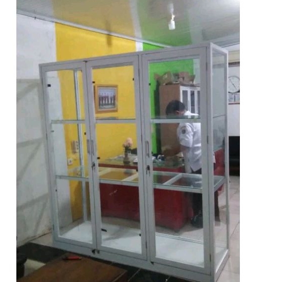 Lemari Aluminium Full Kaca Mewah / Lemari pajang Serbaguna