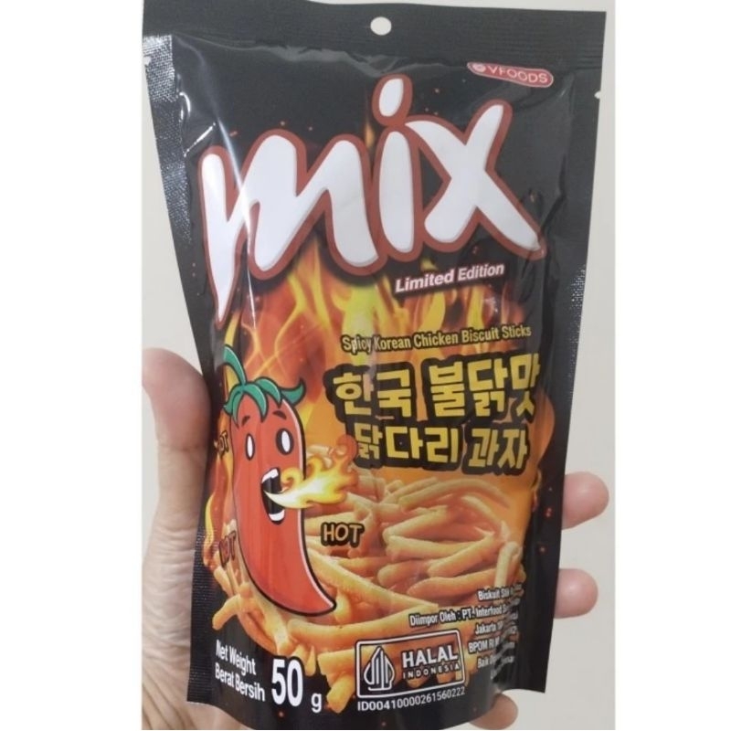 

Mix Spicy Korean Chicken Biscuit Sticks Hot 50gr