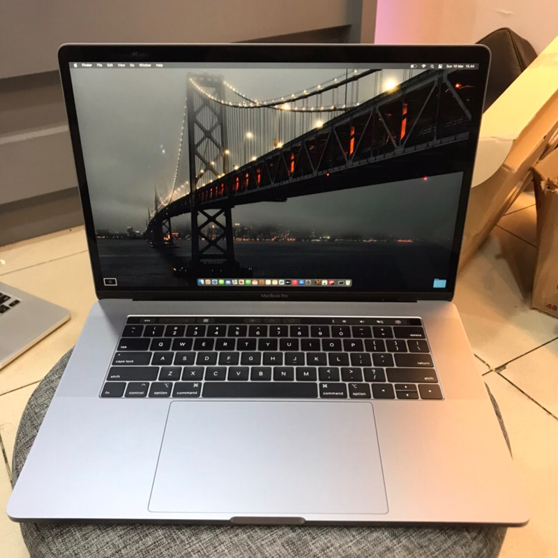 MACBOOK PRO 2017 15" RAM 16GB 256/512SSD TOUCHBAR SECOND SUPER GRADE A+ ORIGINAL