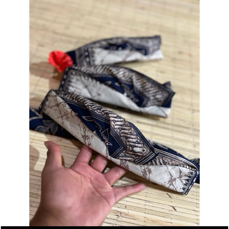 udeng batik semi sibak/janggar nayah