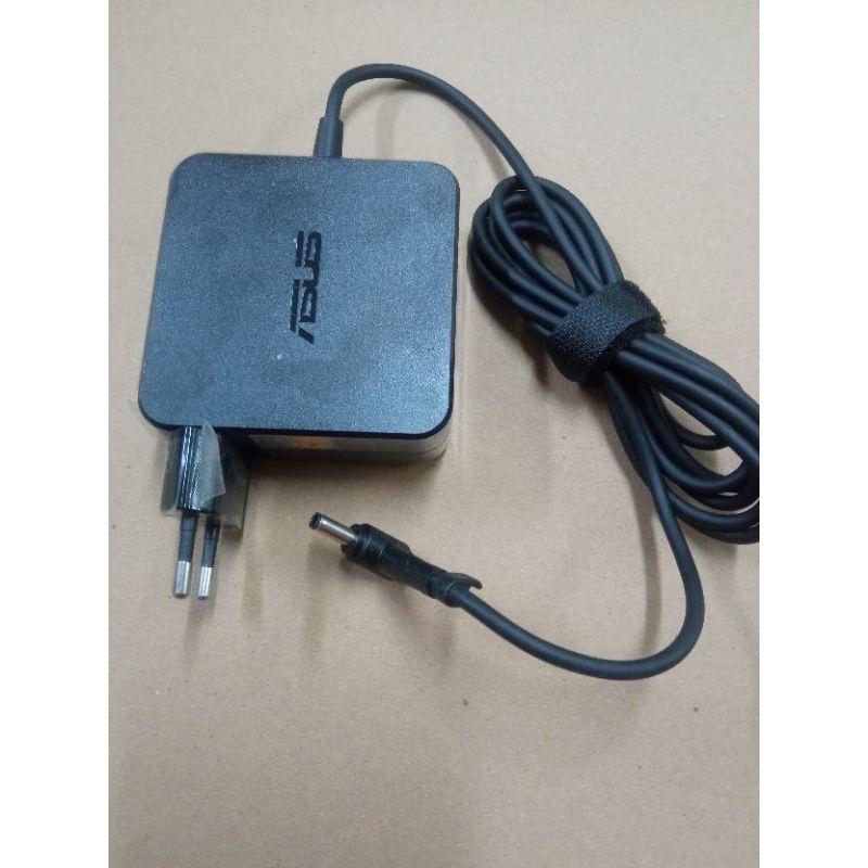 Adaptor Charger Laptop Asus VivoBook GO 14 E1404F E1404FA 
