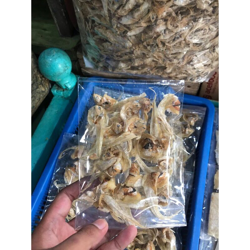 

Mentahan Ikan Asin Bulu Ayam Khas Kenjeran Surabaya